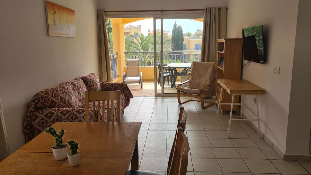 Sunny Limnaria Gardens 2 Bedroom Apartment Pafos Zewnętrze zdjęcie