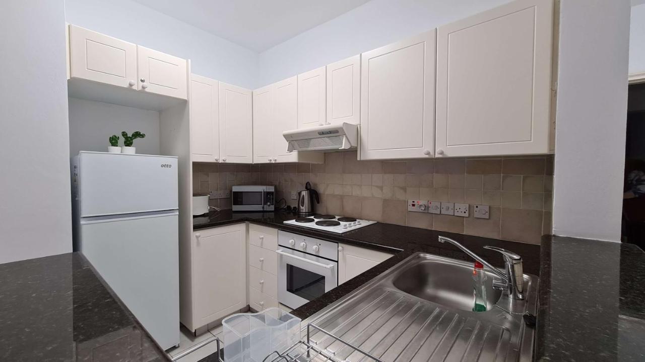Sunny Limnaria Gardens 2 Bedroom Apartment Pafos Zewnętrze zdjęcie